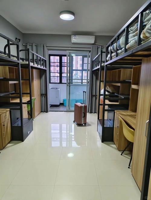 浅谈对电子厂普工包吃住模式的理解与认识